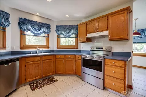 Kitchen - 3889 Eagle Point Dr, Beavercreek, OH 45430 photo 1 of 5