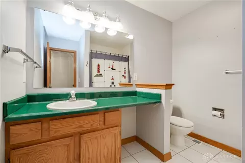 Bath - 3889 Eagle Point Dr, Beavercreek, OH 45430 photo 2 of 7
