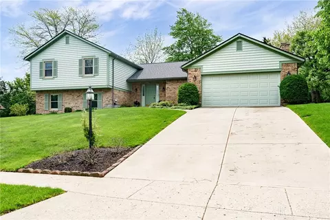 Exterior - 3889 Eagle Point Dr, Beavercreek, OH 45430 photo 2 of 10