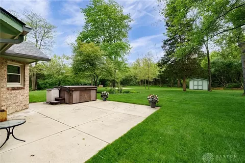 Exterior - 3889 Eagle Point Dr, Beavercreek, OH 45430 photo 4 of 10