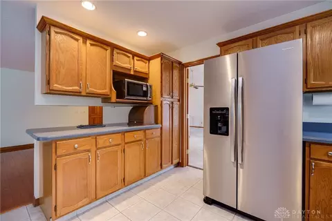 Kitchen - 3889 Eagle Point Dr, Beavercreek, OH 45430 photo 5 of 5