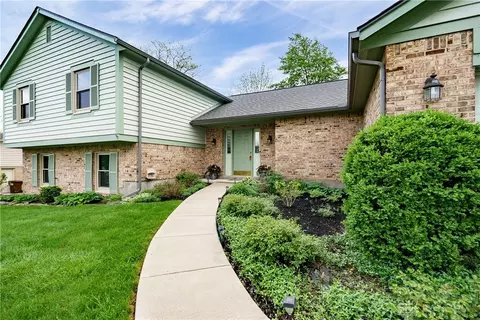 Exterior - 3889 Eagle Point Dr, Beavercreek, OH 45430 photo 3 of 10