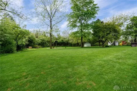 Exterior - 3889 Eagle Point Dr, Beavercreek, OH 45430 photo 6 of 10