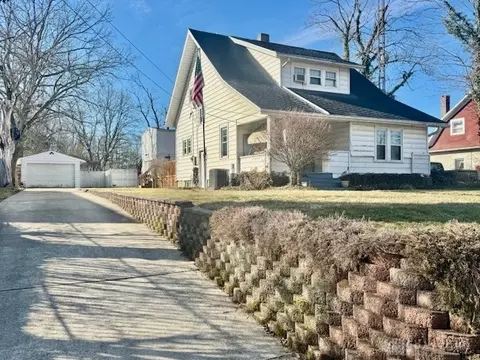 612 W Madison St, New Carlisle, OH 45344