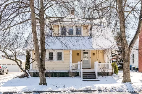 414 W Broadway St, Tipp City, OH 45371