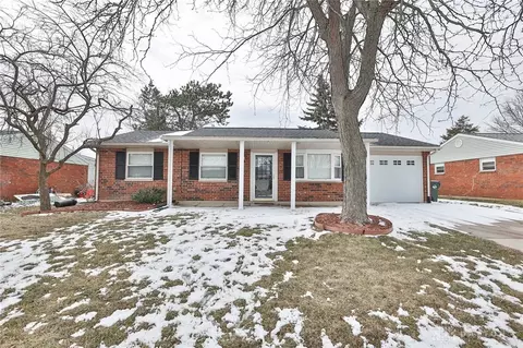 2516 Aberdeen Ct, Troy, OH 45373