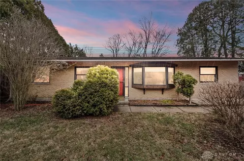 215 Whitehall Dr, Yellow Springs, OH 45387