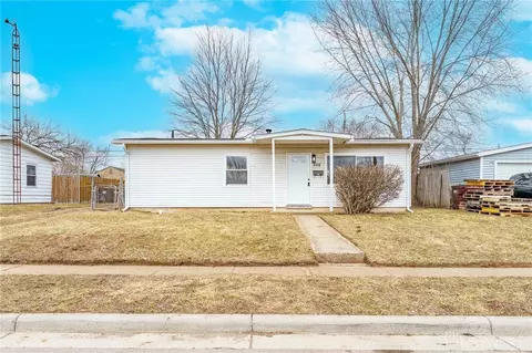327 Galewood Dr, New Carlisle, OH 45344