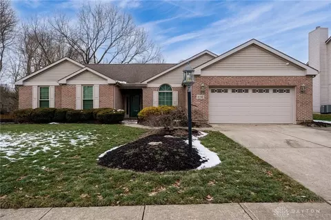 3762 E Sudbury Ct, Bellbrook, OH 45305