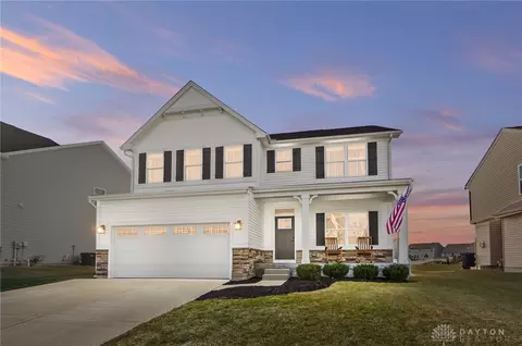 3105 White Ash Dr, Tipp City, OH 45371