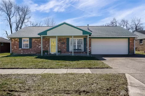 5 Hemlock Ct, Springboro, OH 45066