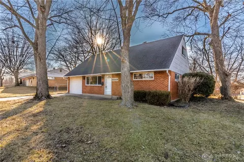 5589 Storck Dr, Dayton, OH 45424