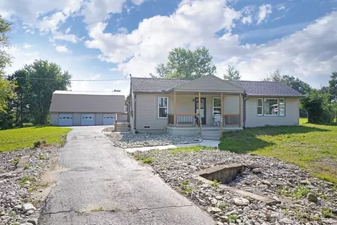 2824 Elgin Rd, Oxford, OH 45056