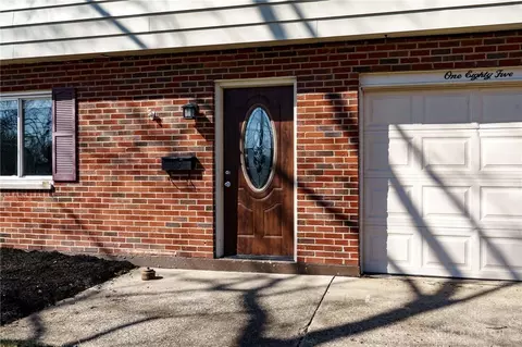 185 Woods Rd, Springboro, OH 45066 photo 3
