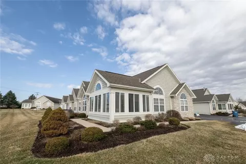 5167 Crescent Ridge Dr, Clayton, OH 45315