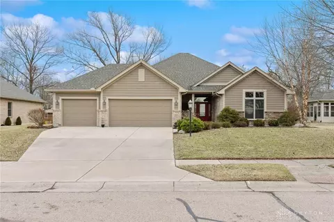 9494 Paragon Mills Ln, Dayton, OH 45458