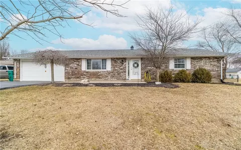 175 Kent Rd, Tipp City, OH 45371
