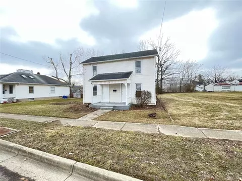 8 W Main St, Trotwood, OH 45426