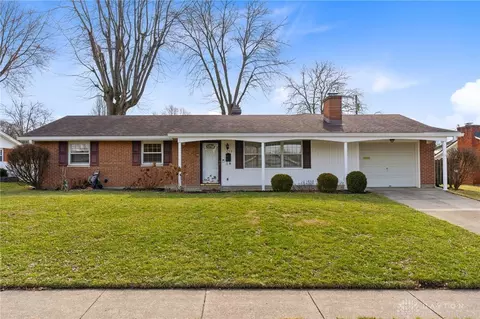 556 Sartell Dr, Fairborn, OH 45324