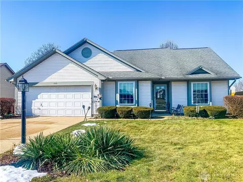 1010 Sunset Dr, Englewood, OH 45322