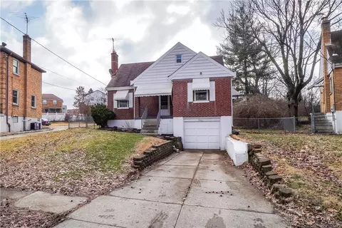 3021 S Hegry Cir, Cincinnati, OH 45238
