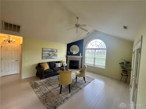 2083 Willow Run Cir, Enon, OH 45323 photo 11