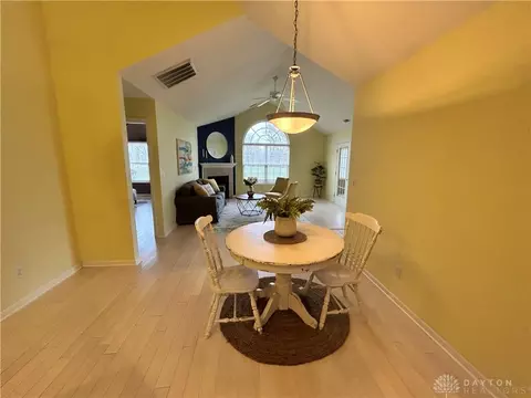 2083 Willow Run Cir, Enon, OH 45323 photo 13