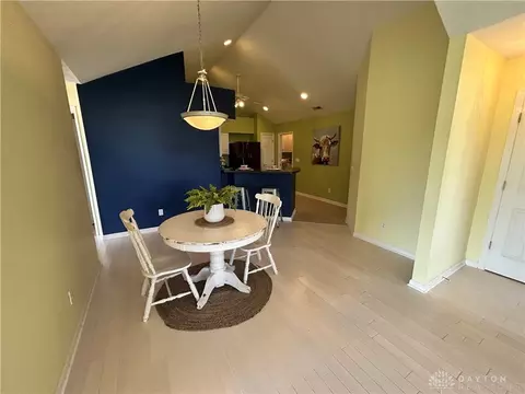 2083 Willow Run Cir, Enon, OH 45323 photo 14