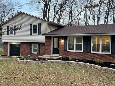 1284 Fudge Dr, Beavercreek, OH 45434