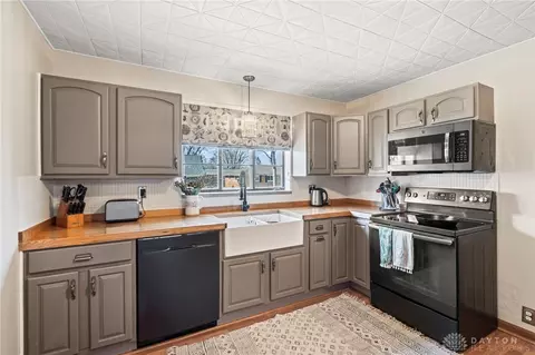 3890 Traine Dr, Kettering, OH 45429 photo 11