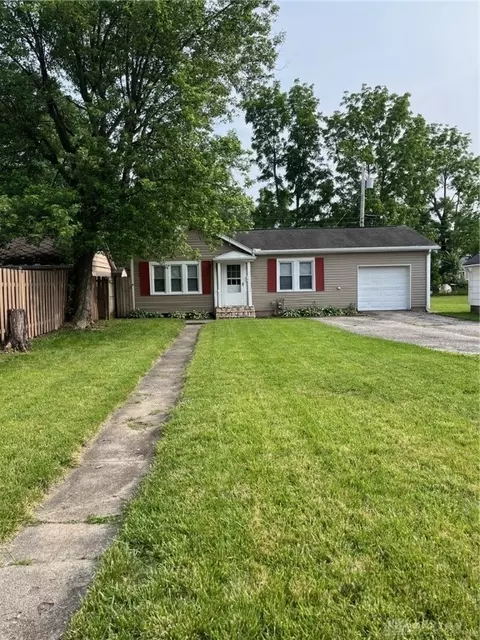 214 W Dayton Dr, Fairborn, OH 45324