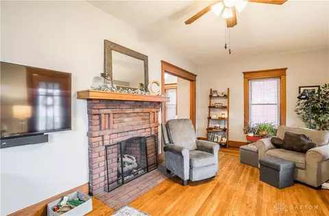 437 E Main St, Troy, OH 45373 photo 8