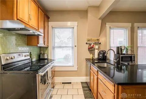 437 E Main St, Troy, OH 45373 photo 13