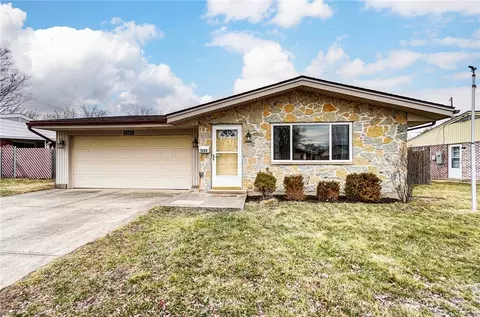 1545 Beaver Creek Ln, Dayton, OH 45429