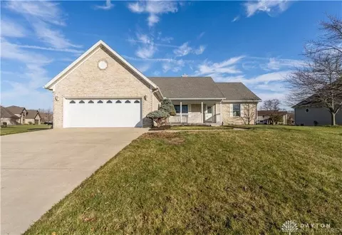 2108 Eagles Lake Dr, Piqua, OH 45356