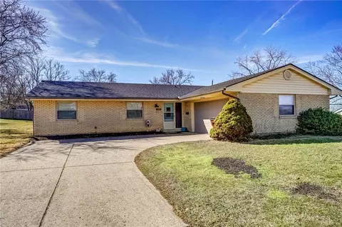 1742 S Bayberry Dr, Miamisburg, OH 45342