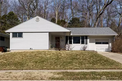 561 Hillridge Dr, Fairborn, OH 45324