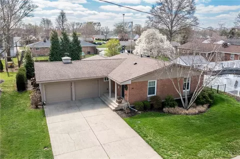 182 Merry Robin Rd, Troy, OH 45373