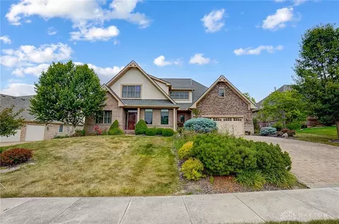 492 Signature Dr, Xenia, OH 45385