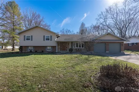 3997 Willowcrest Rd, Beavercreek, OH 45430