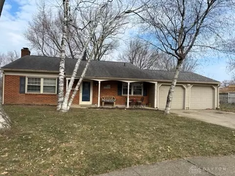 1952 Carol Pkwy, Kettering, OH 45440