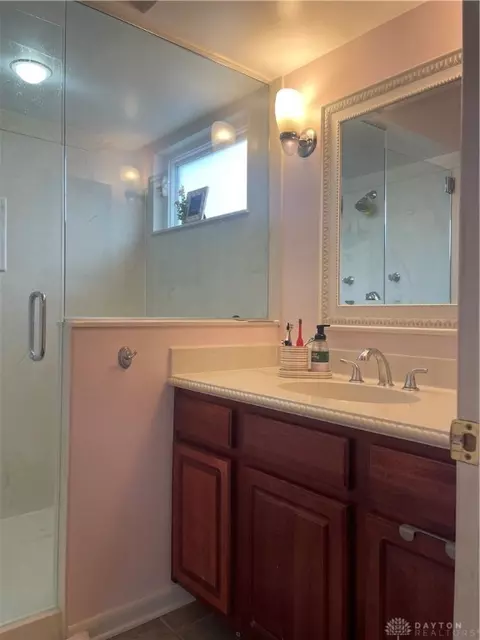 Bath - 3038 Mirimar St, Dayton, OH 45409 photo 3 of 5