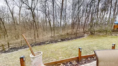 Exterior - 2401 Carriagegate Ln, Maineville, OH 45039 photo 5 of 6