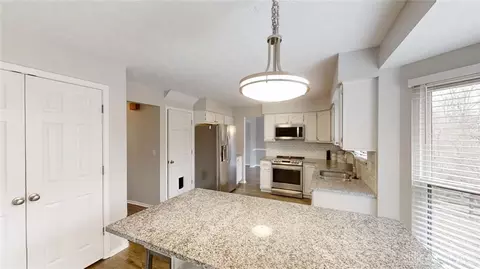 Kitchen - 2401 Carriagegate Ln, Maineville, OH 45039 photo 2 of 2
