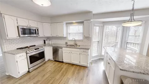 Kitchen - 2401 Carriagegate Ln, Maineville, OH 45039 photo 1 of 2