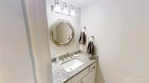 Bath - 2401 Carriagegate Ln, Maineville, OH 45039 photo 1 of 5