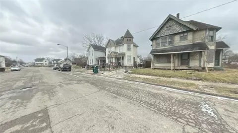 121 E Southern Ave, Springfield, OH 45505 photo 1