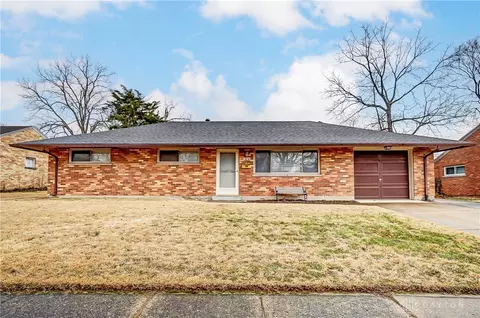 1616 Lanbury Dr, Dayton, OH 45439