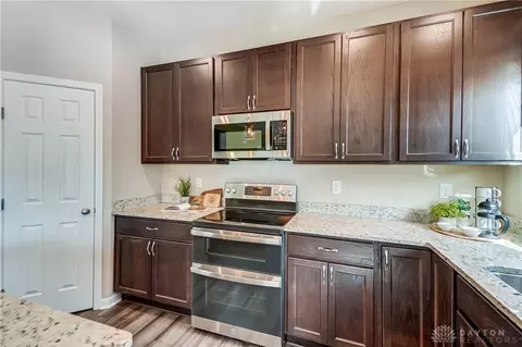 Kitchen - 1365 Soaring Way, Maineville, OH 45039 photo 4 of 6