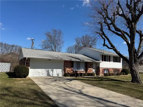 6110 Teagarden Cir, Dayton, OH 45449